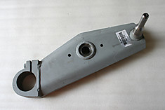 Рычаг правый R697339